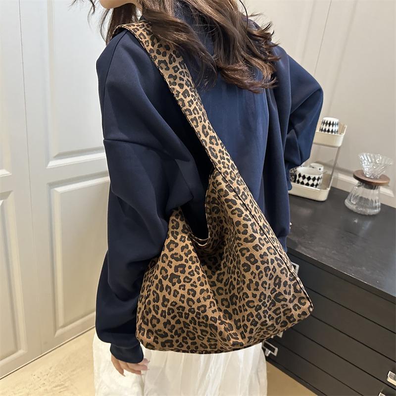 Leopard Print Cotton Cloth Tote Bag Women's New Fashion Popular Simple Commuter Bag Casual Retro Shoulder Bag