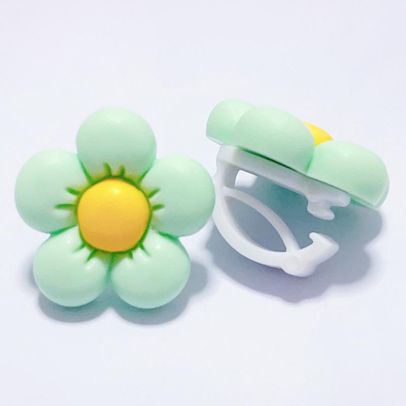 Hyuna Flower Sneaker Shoelace Buckle - Decorative Shoe Accessory for White Sneakers