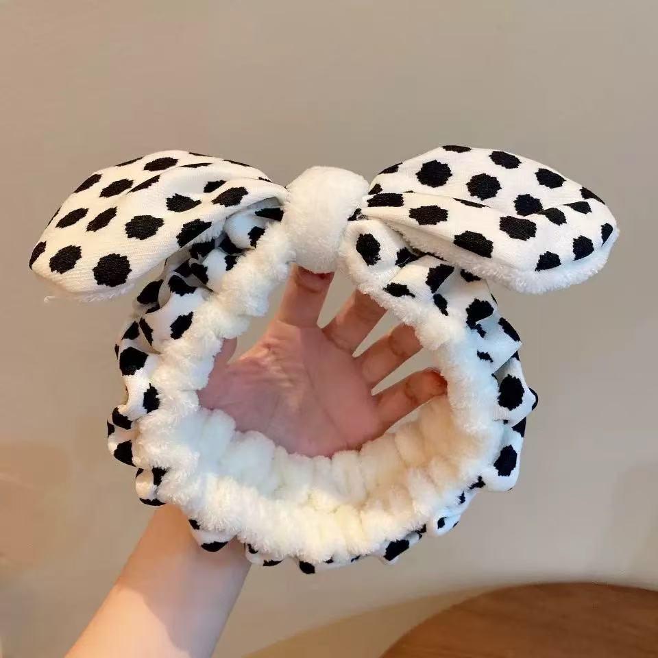 Strawberry Bear Plush Headband: Non-Slip Cute Cartoon Hair Accessory for Girls