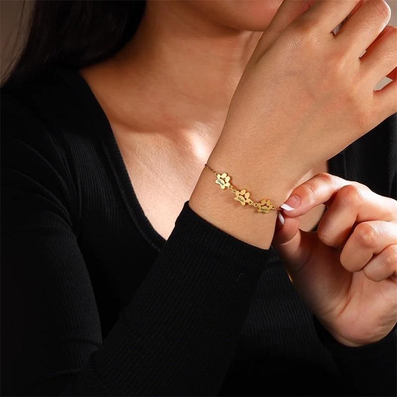 Personalisierte Haustierpfote 1-5 Namen Armband Verstellbares Namensarmband Hund Katze Pfote Armband Gedenkschmuck Geschenk für Tierliebhaber