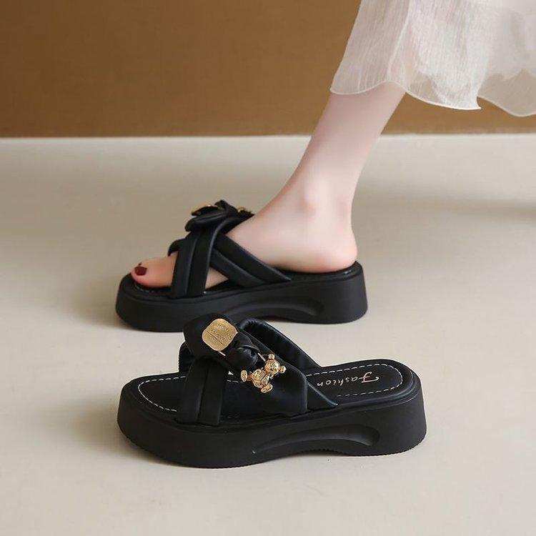 Fairy Wind Thick-bottomed Cool Slippers Female Summer Wear 2025 New with Skirt Soft-bottomed Casual Muffin Beach Slippers