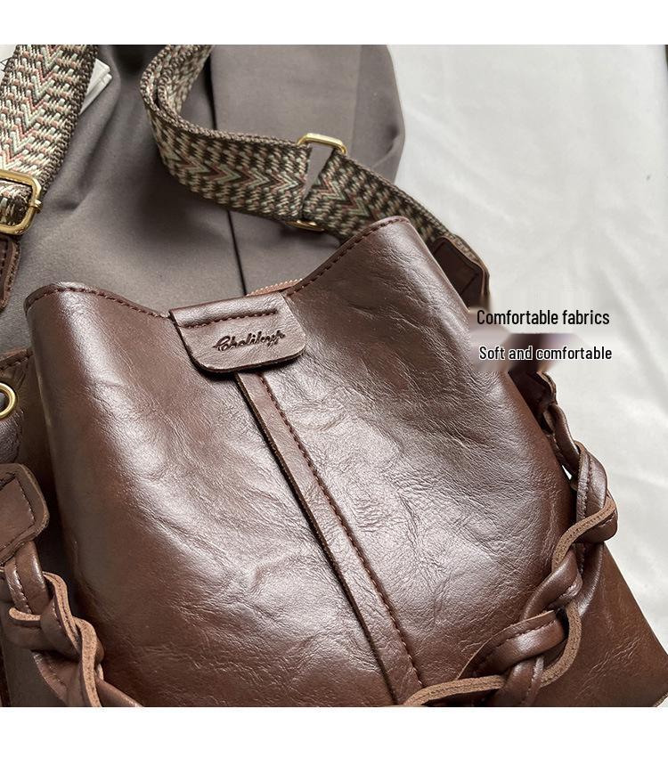 2025 Autumn/Winter Retro Crossbody Bucket Bag – Large Capacity, Trendy Niche Underarm Handbag