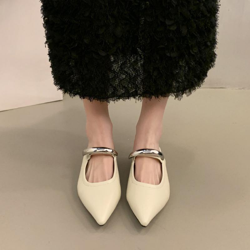 

Мода 2025 Женская мода Металлические женские шлепанцы на танкетке Обувь Женские шлепанцы Заостренный носок Низкий каблук Мюли Обувь Шлепанцы на танкетке Обувь 35 бежевый