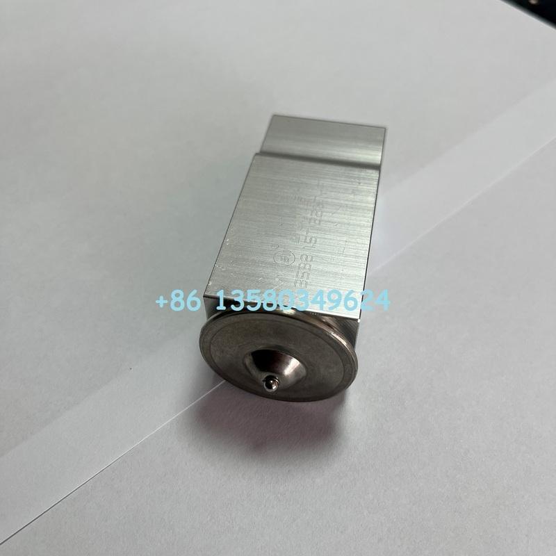 11Q6-90551 Excavator Parts R220LC-9S R215-9S Excavator Expansion Valve 11Q690551