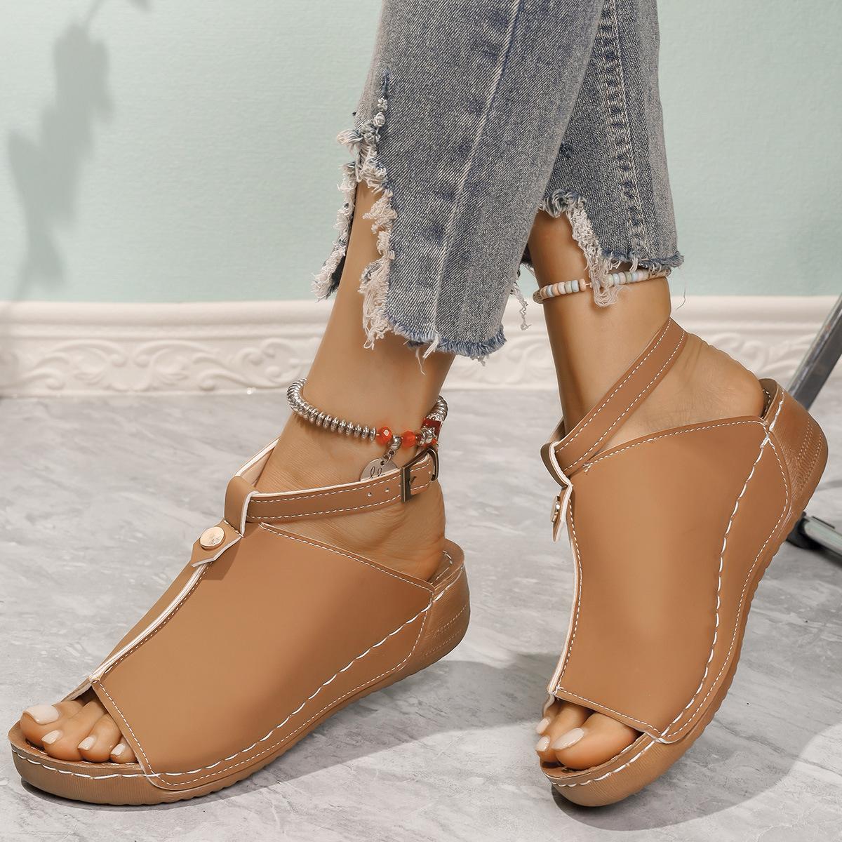 

2025 women s sandals summer new European and American foreign trade large size fashionable and comfortable buckle wedge women s spot 43 світло-коричневого кольору
