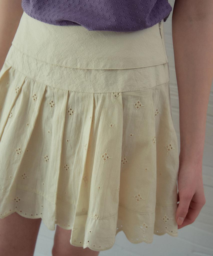 Aueonoseuteljia Eyelet Pleated Skirt_Cream(Ob6Sk09)