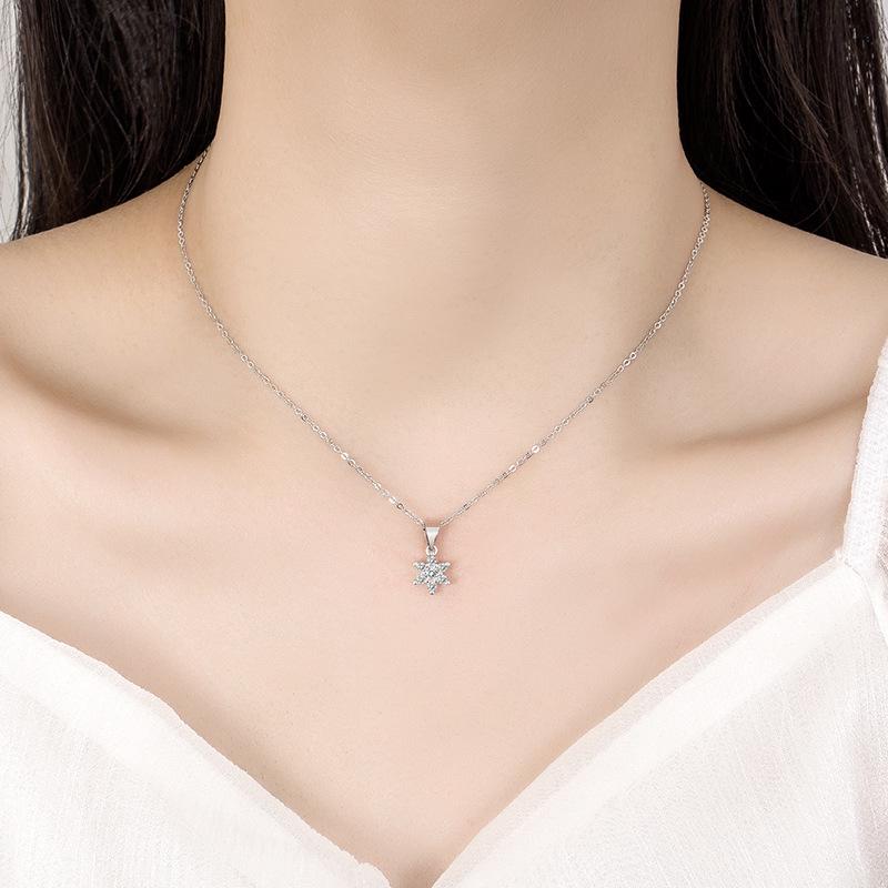 Damen Schneeflocken Zirkon Halskette - Hypoallergen, Nicht verblassender kurzer Schlüsselbeinanhänger