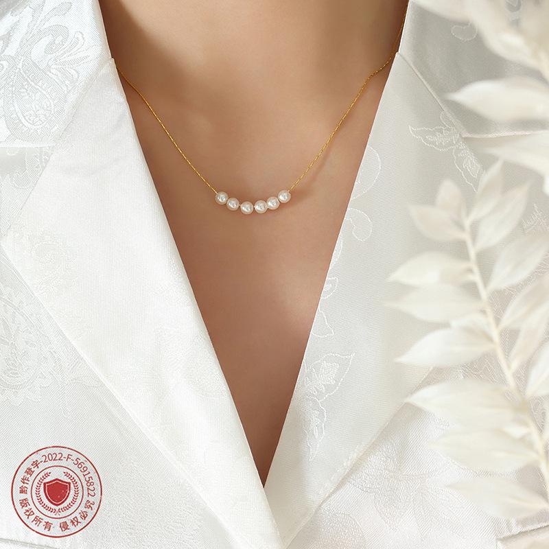 Niche Design Imitation Pearl Pendant Necklace - Gold-Plated Titanium Steel with Dangle Square Chain