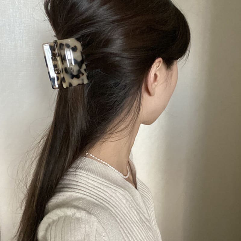 

mosxe Solid leopard hair-clip (2color) beige