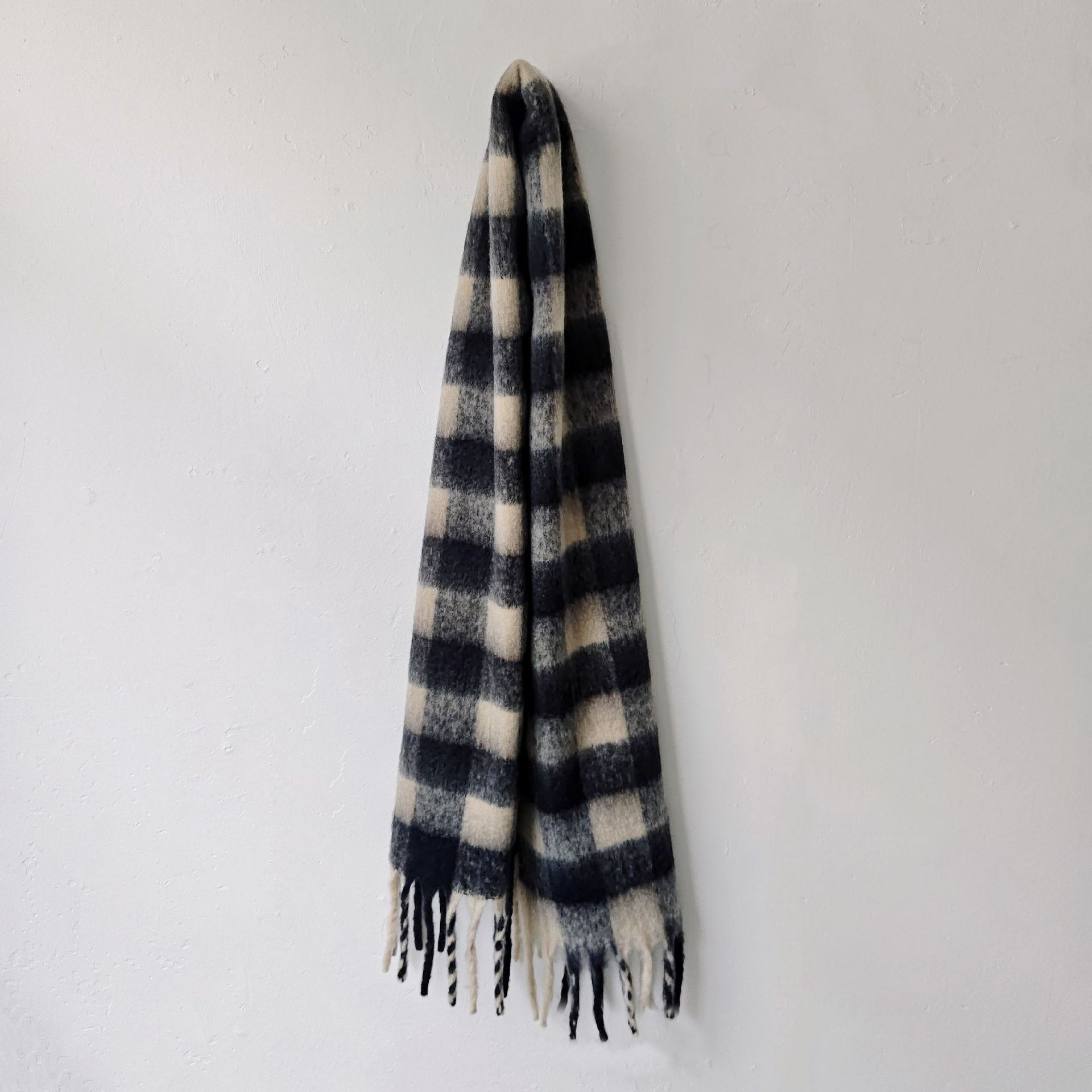 

New autumn and winter warm thickened black rice plaid checkerboard fringed scarf women s winter Shuxin scarf
