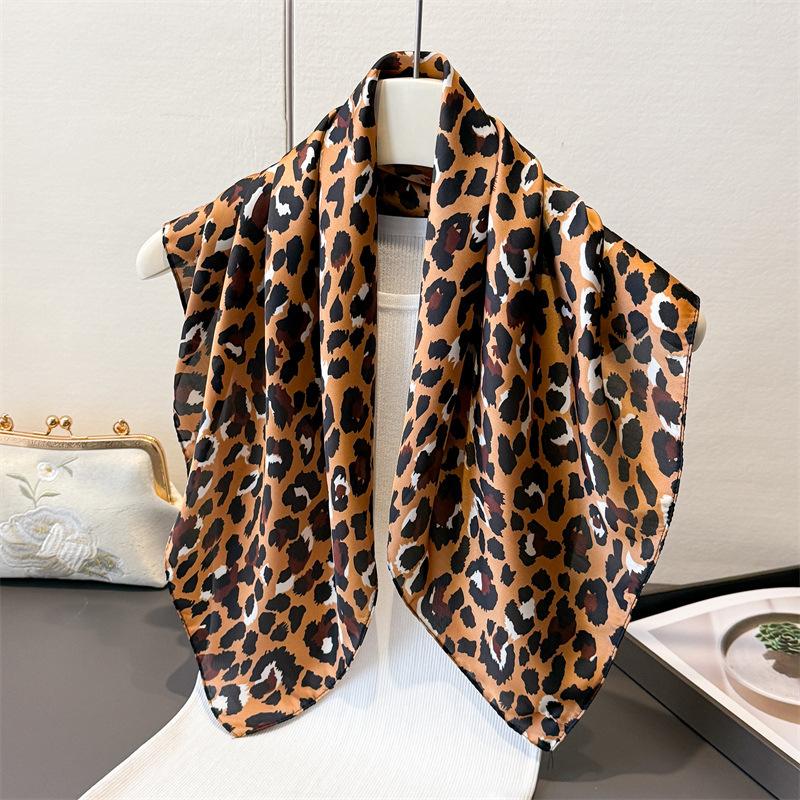 Vintage 70*70Cm Foulard High Quality Silk Leopard Print Headwear Female Accessories Fashion Neckerchief Bandana Hair Wrap Hijab