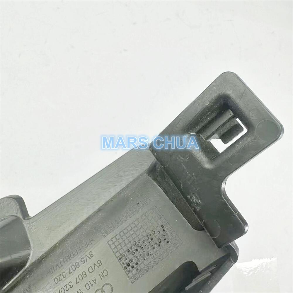 8V5807319 8V5807320 Locking Bracket for A3