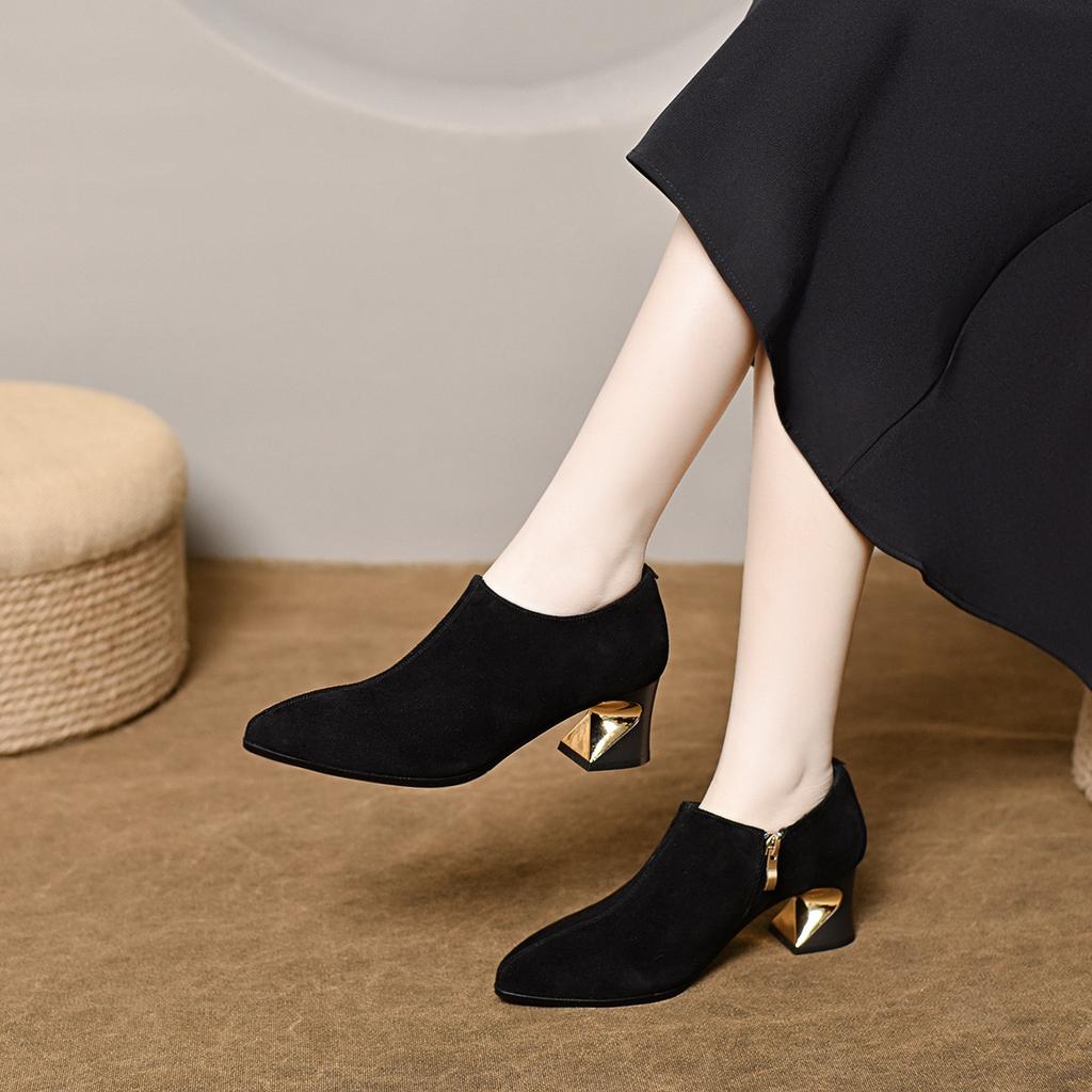 Spitze High Heels Damen Frühling neu schlichtes Temperament schwarz tiefer Ausschnitt Einzelne Schuhe Mode dicker Absatz Knöchelschuhe