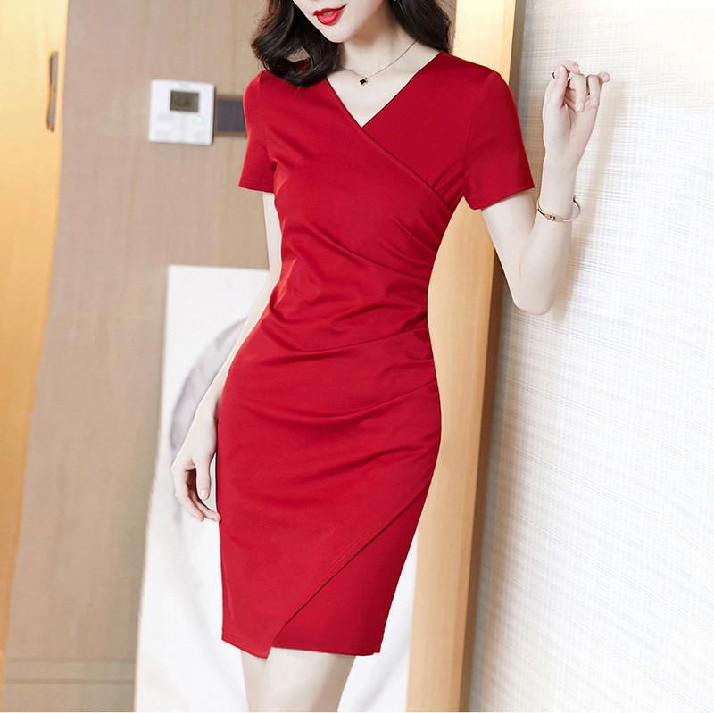 

Элегантное черное платье-юбка приталенного силуэта с мятой текстурой для лета 2025 2XL ярко-красный