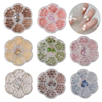 Nail art – Strass e decorazioni per unghie