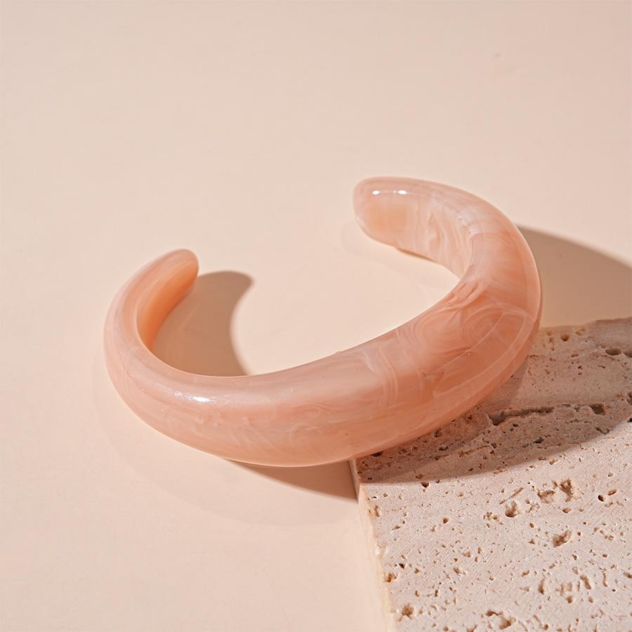 Retro Gradient Acrylic Geometric Open Bangle - Minimalist Candy Color High-End Women's Jewelry