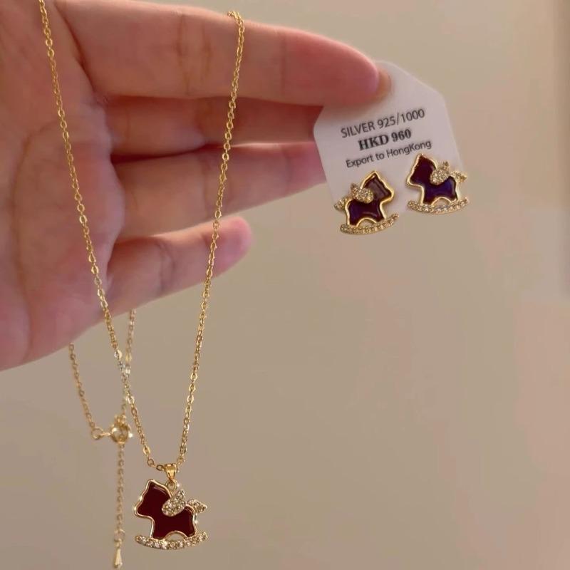 Retro Glazed Glittering Diamond Small Horse Necklace Earrings, Zodiac Year Style Collar Chain Stud Earrings, Luxurious and Exquisite