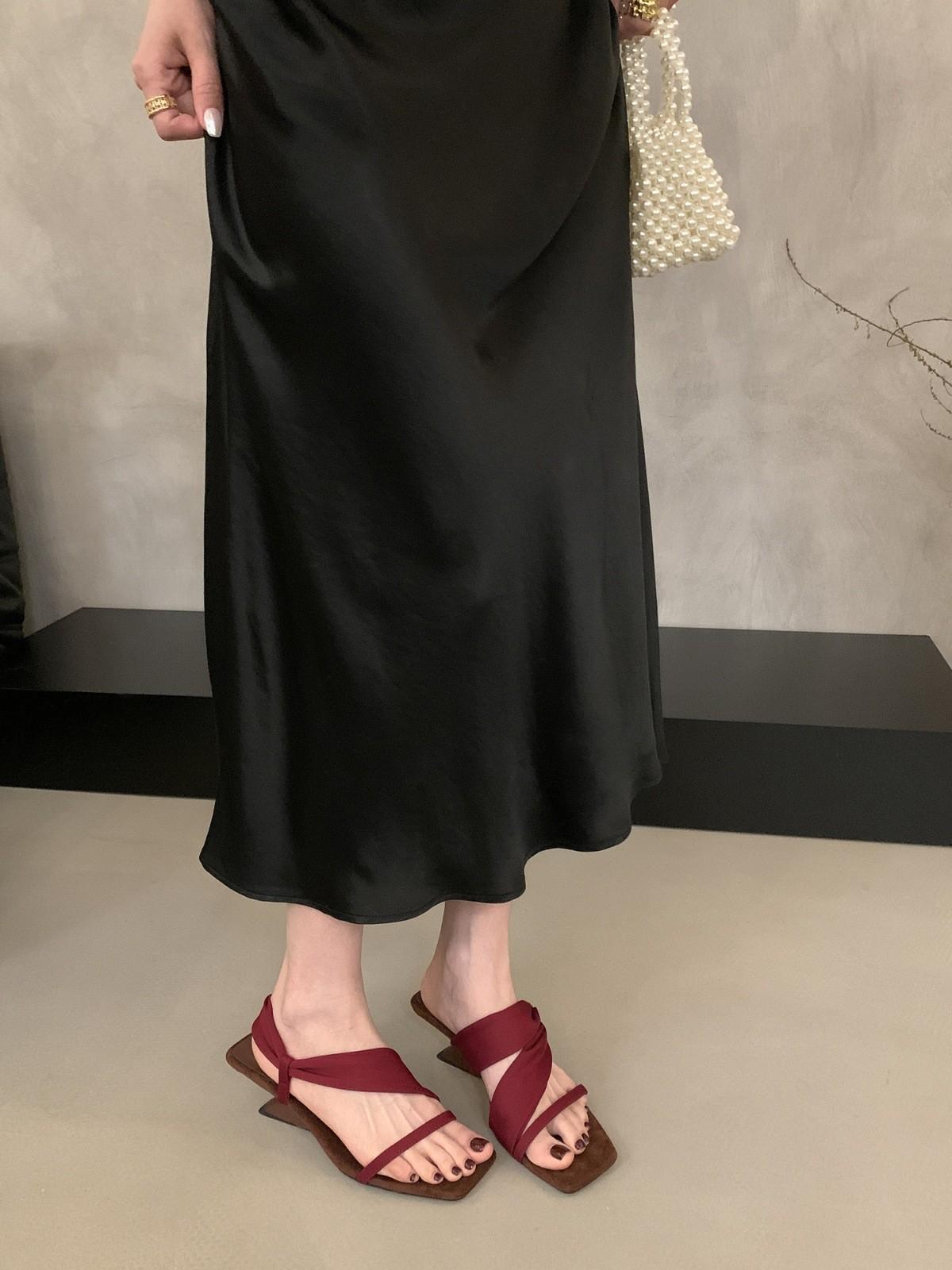 

Wedge heel red French cool slippers fairy shoes wear 2025 new summer temperament with skirt sandals 40