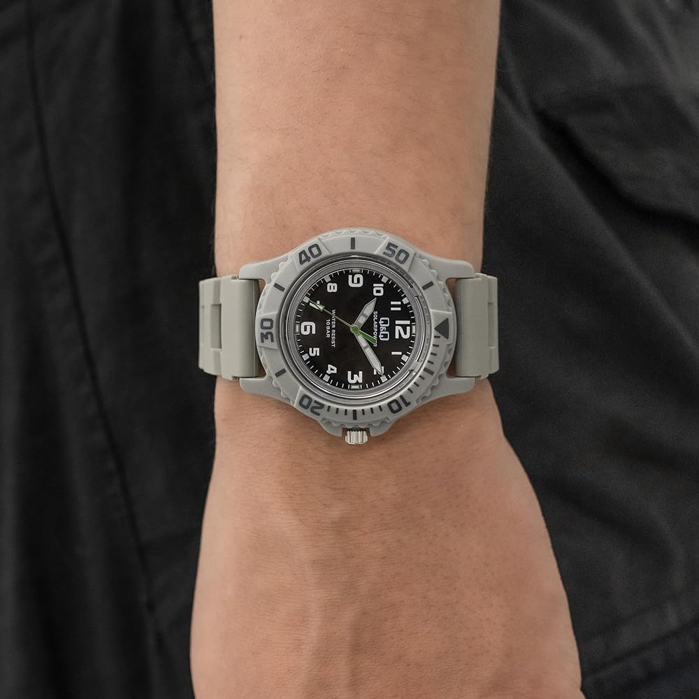 Citizen Q&Q Analog Solar Watch 10 ATM Water Resistant Rubber Strap E02A-004VK Men's Gray