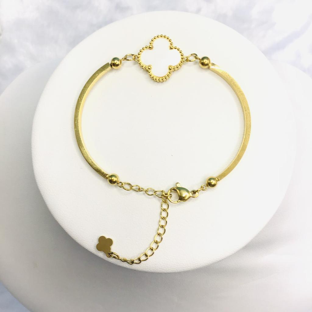 New Fashion Titanium Steel Four-Leaf Clover Bracelet Fashion High-Grade Ladies Bracelet