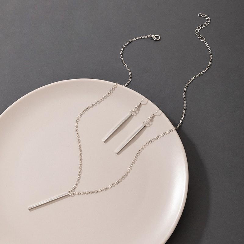 New jewelry, simple geometric three-dimensional rectangular stick earrings, women's ear hook earrings, fashionable ear jewelry