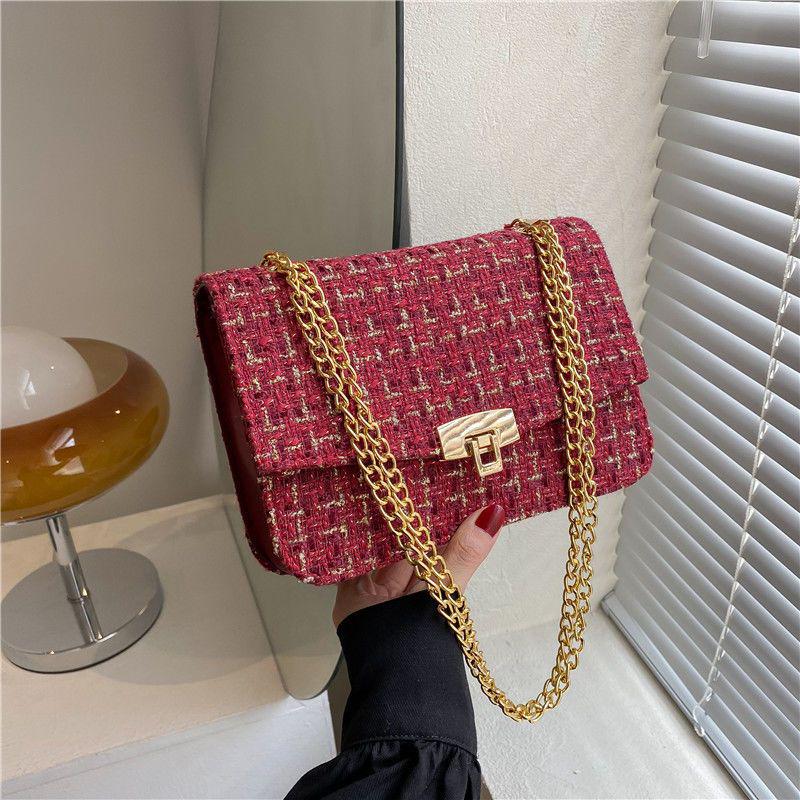 

2024 Women s Fashion Simple Wool Square Chain Crossbody Bag