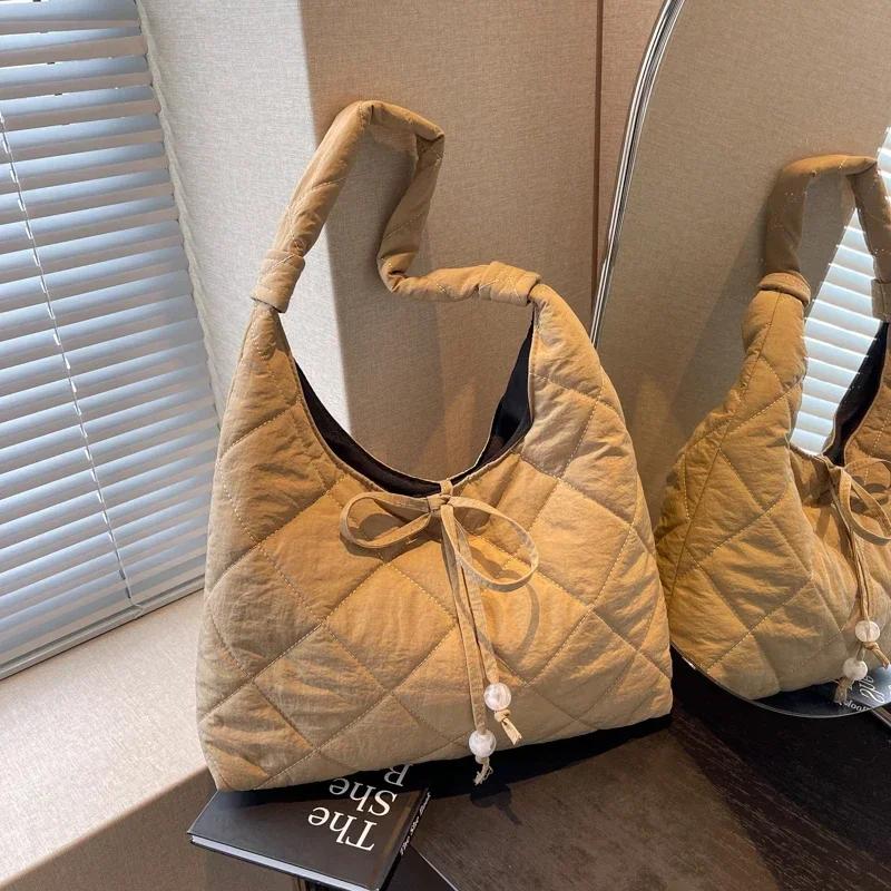 Large traveling bag for women  new fashion arc bag autumn popular canvas armpit bag simple wild