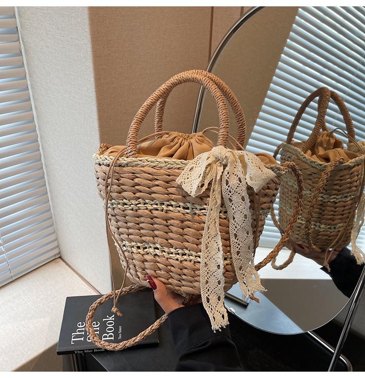 New Woven Bag Women's Spring Niche Design Portable Bucket Bag Crossbody Shoulder Straw Bag