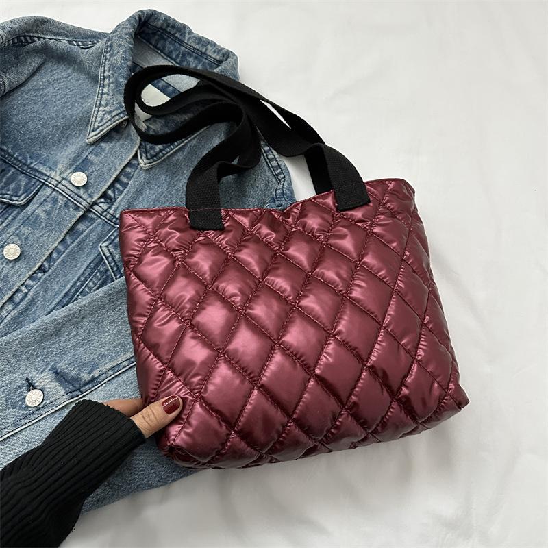 This Year's Popular Cotton Clothes Rhombus Embroidery Thread Handbag 2025 Winter New Versatile Ins Shoulder Armpit Tote Bag