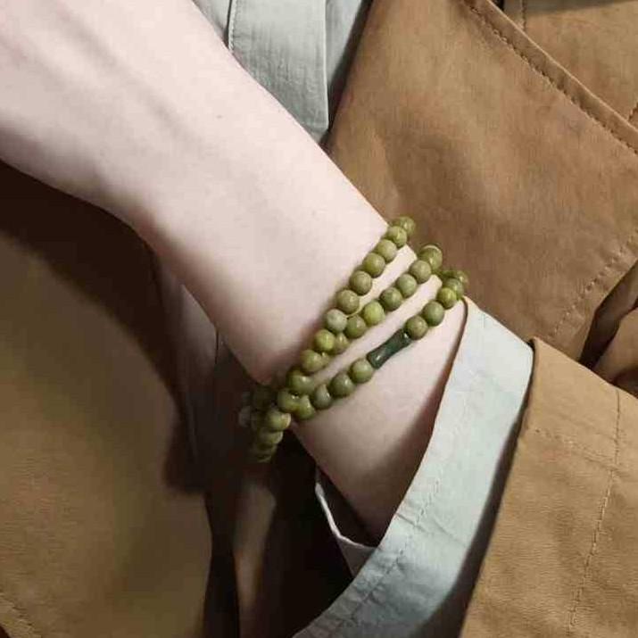 Natural Green Sandalwood Jade Knot Wooden Bracelet – Simple Multi-strand Stackable Design