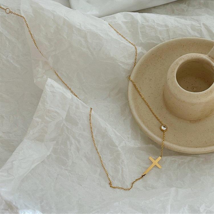 Elegant Titanium Steel Clavicle Chain: Delicate Fade, Light Shine, Unique Design