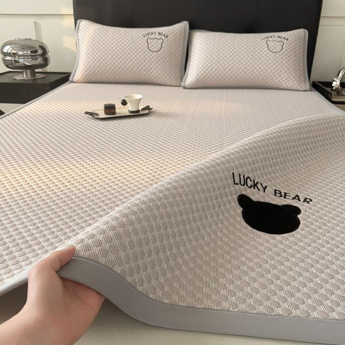 Cooling Mattress Summer Ice Silk Air-Conditioned Soft Mat Washable Foldable Embroidered Single Bed Mattress For Ultimate Comfort