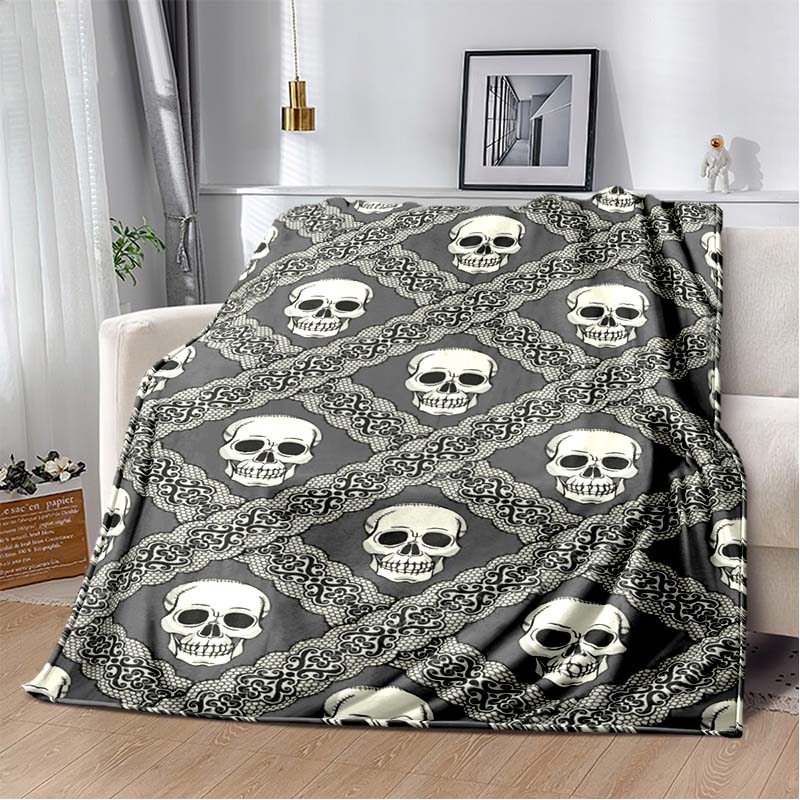 Black & Yellow Skull Flannel Blanket, Soft Warm Throw with Punk Skull Print, Cozy Bedding for Gothic & Rock Fans 80cm x 120cm