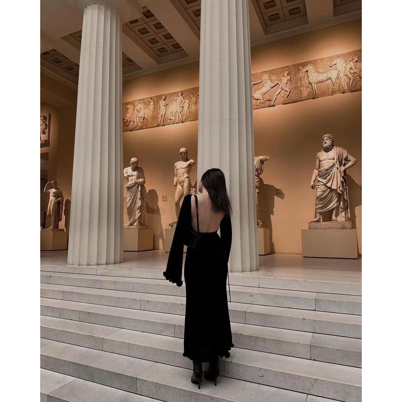 

European and American Sexy Open Back Tie-Neck Flared Sleeves Knitting Dress Sexy Knitted Backless Dress Black L