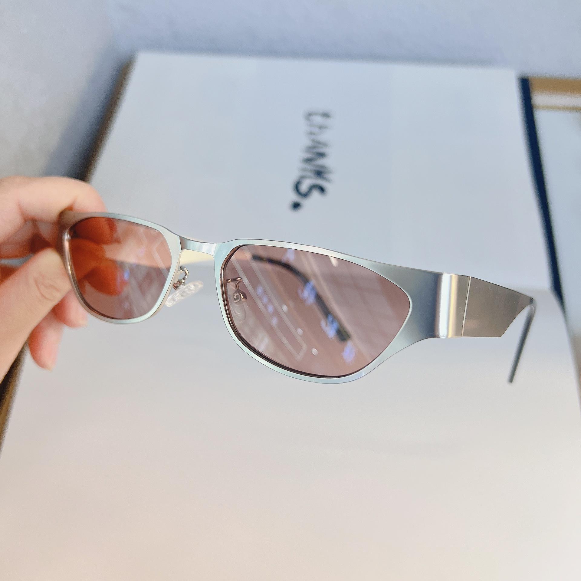 

Fashionable Sun Glasses for Women Korean Fashion UV Protection Ladies Sunglasses Vintage Retro gentlemen Sun Glass