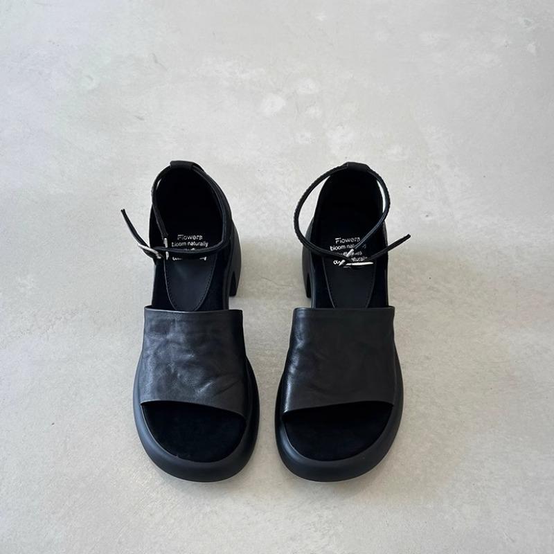 

Ретро сандалии на толстой подошве для женщин, простые и универсальные туфли на устойчивом каблуке 40 чёрный