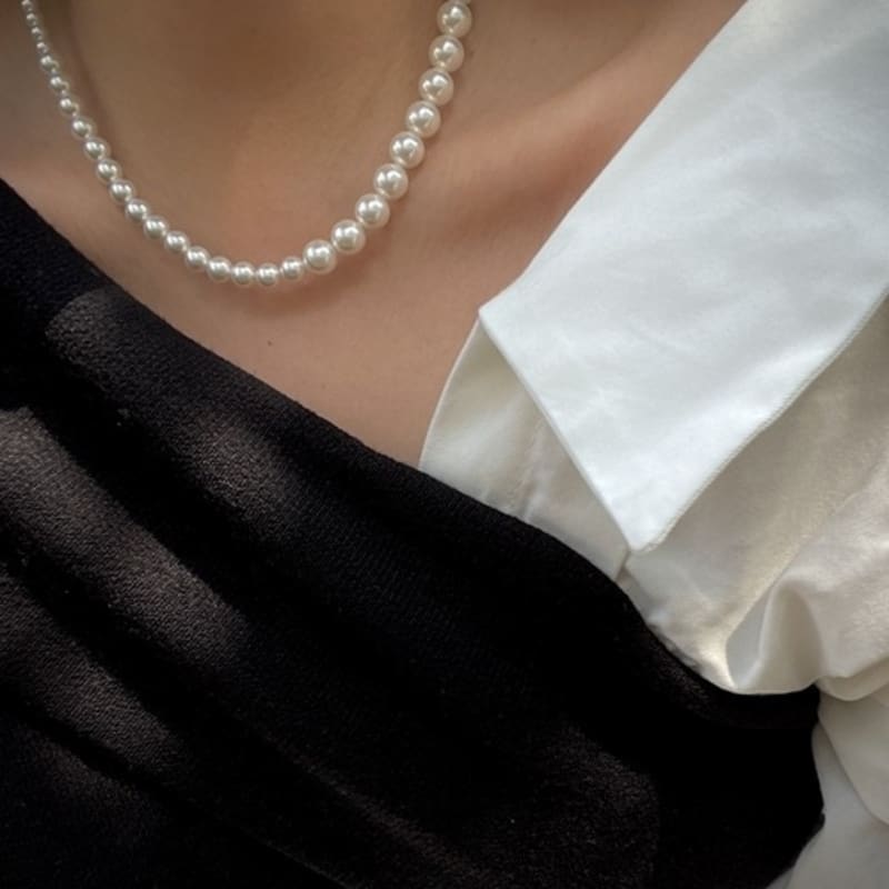THE BORING Pearl Necklace
