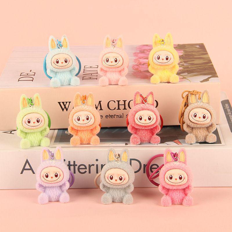 Păpușă Breloc Flocked Labubu: Breloc creativ pentru geantă și accesoriu pentru mobil