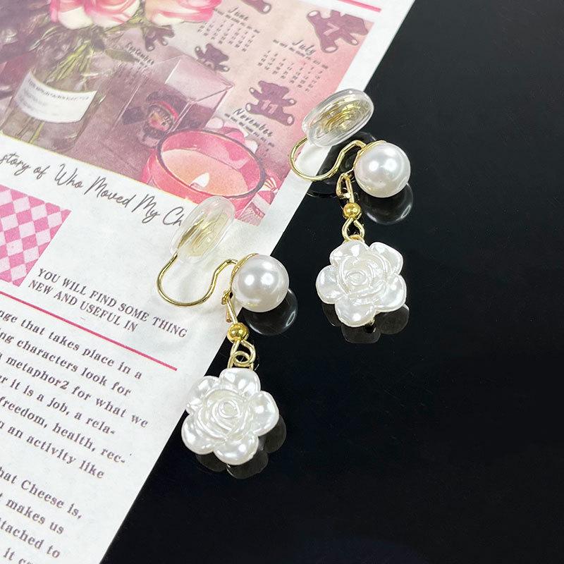 Korean Style Retro Pearl Ear Clip for Women - Mosquito Coil Holder, No Piercing, High-End, Fashionable and Versatile Luxury Earrings