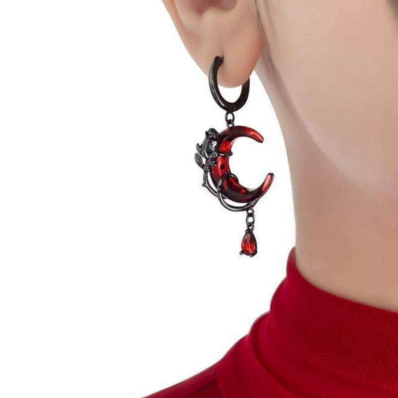 Asymmetrical Crescent Tassels Ear Cuffs Sophisticated Crescent Tassels Earrings Ear Clip Jewelry for Fashion Enthusiasts