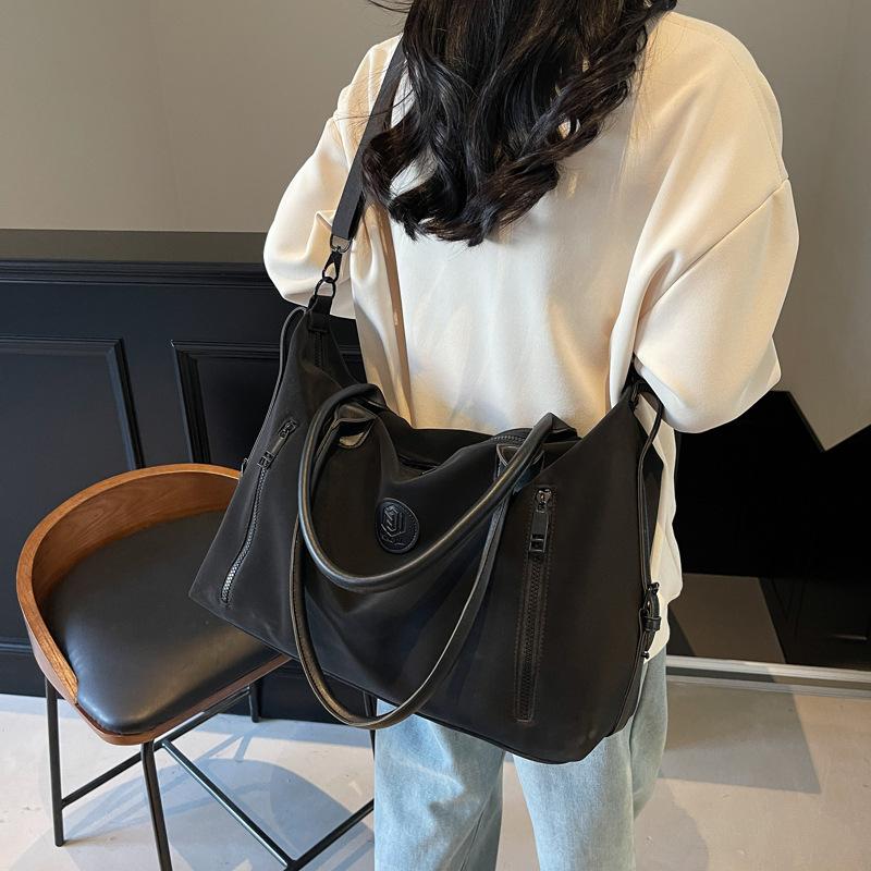 

Hand-held short-distance travel bag Large capacity business travel bag Fitness bag Travel travel bag чорний