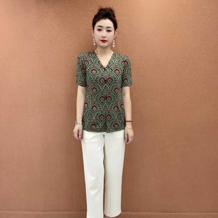 

2026 Summer V-neck Printed Casual Short Sleeve T-shirt for Middle-aged and Elderly Women 2XL (Recommended 105-120 jin)