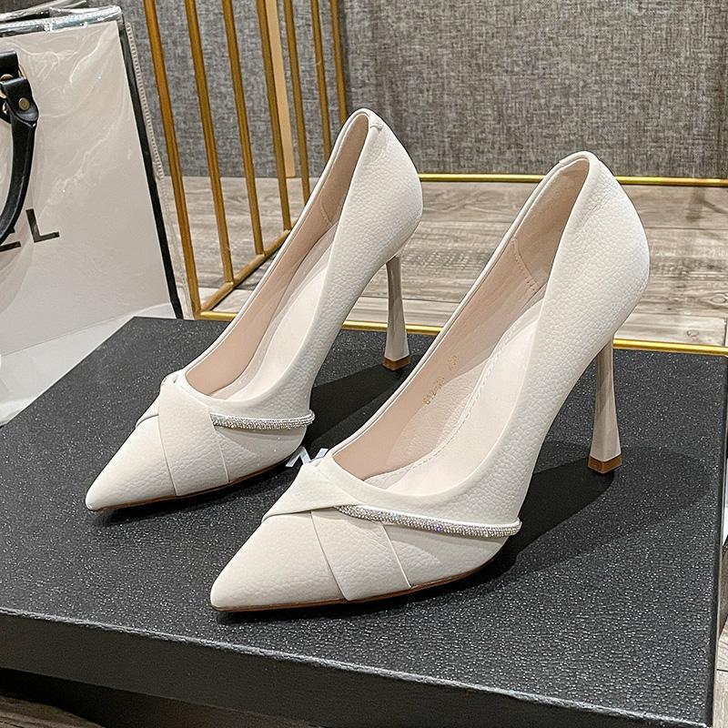 Pointed versatile high heels women's spring 2025 new temperament fine heel non-slip rhinestone shallow mouth professional women's single shoes