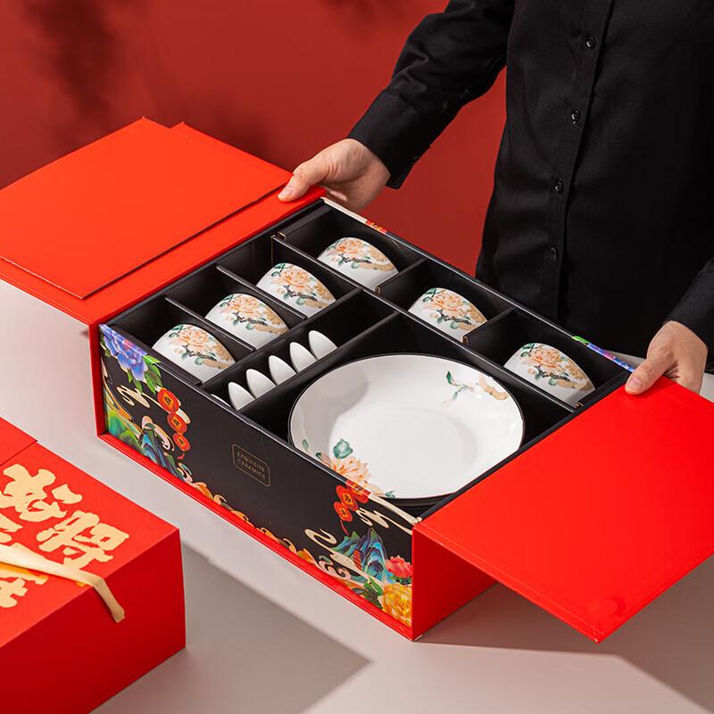 Zestaw obiadowy z chińskiej ceramiki z motywem piwonii