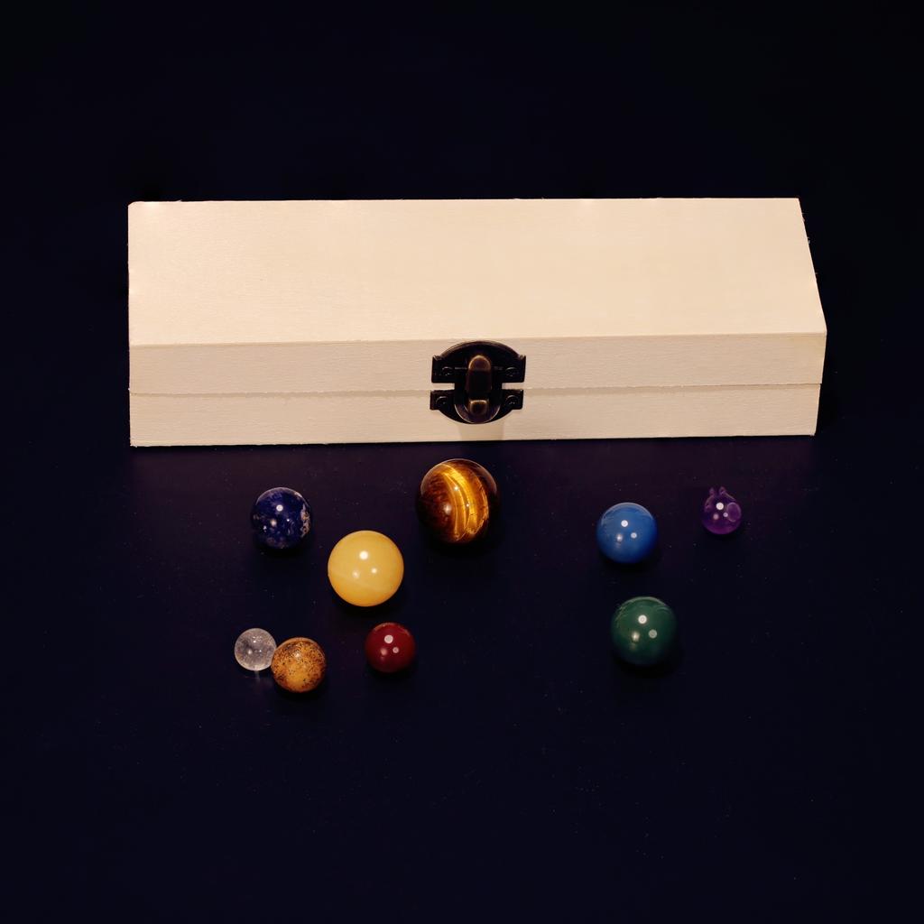 Deluxe Solar System Crystal Collection - 9 Planets Natural Stone Set & Universe Themed Tabletop Decor, Mineral Specimen Gift Box