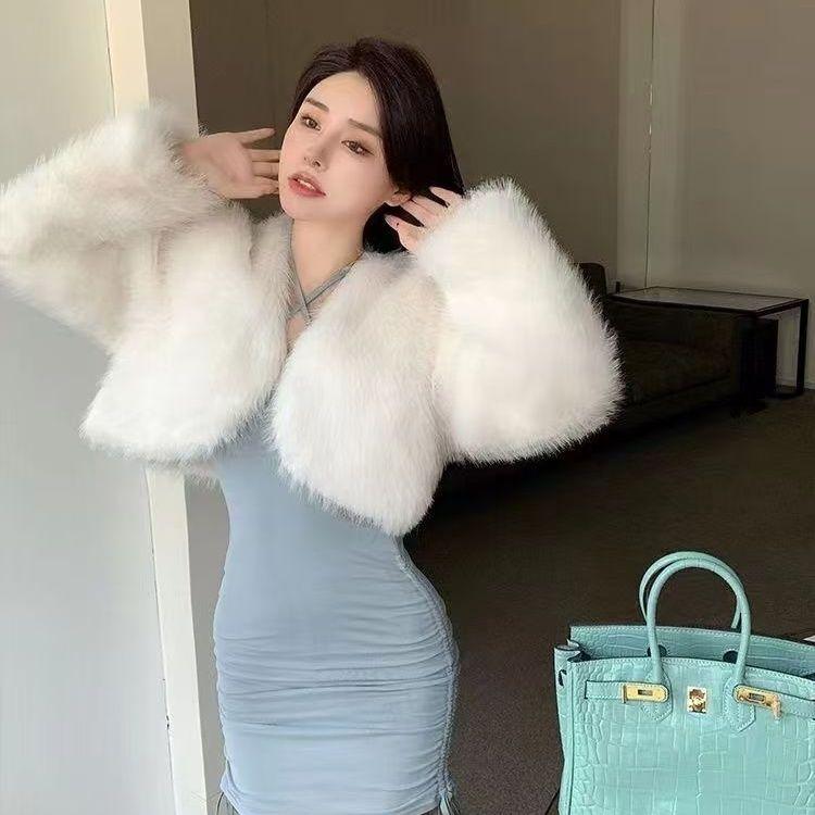 Autumn and Winter New Women's Short Environmentally Friendly Imitation Fox Jacket Young Plush Imitation Fur Top Fluffy Slim Fit