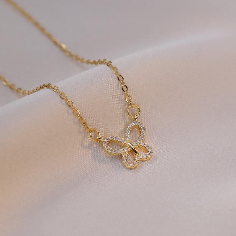 Butterfly Necklace with Color-Retaining Zircon - Fashionable, Versatile Women's Jewelry Accessory.