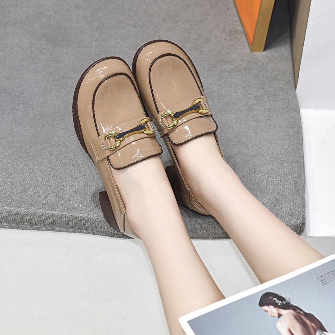 

Женские весенние туфли на толстом каблуке, с круглым носком, металлической пряжкой, из коровьей лакированной кожи, на среднем каблуке, маленькие кожаные туфли, одинарные туфли 40 абрикосовый