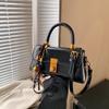 Small bag women's autumn and winter retro new versatile shoulder messenger bag portable work small bag
