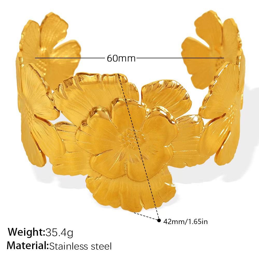 Hong Kong style retro exaggerated flower bracelet stainless steel gold-plated light luxury high-end bracelet jewelry women